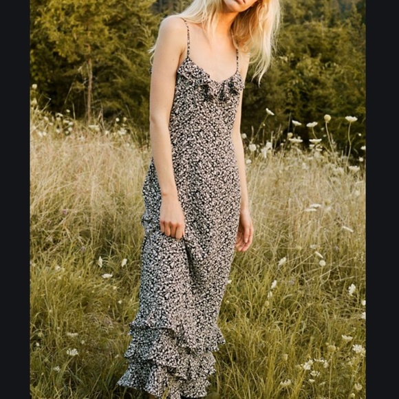 Urban Outfitters Dresses & Skirts - UO Floral Ruffle Top Bottom Midi Shift Dress